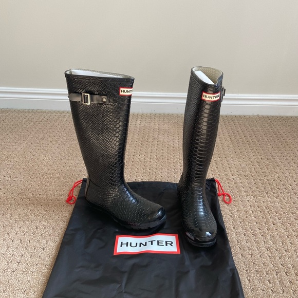 💥HP💥 Hunter Snake-Embossed Tall Rain Boots - Picture 2 of 7